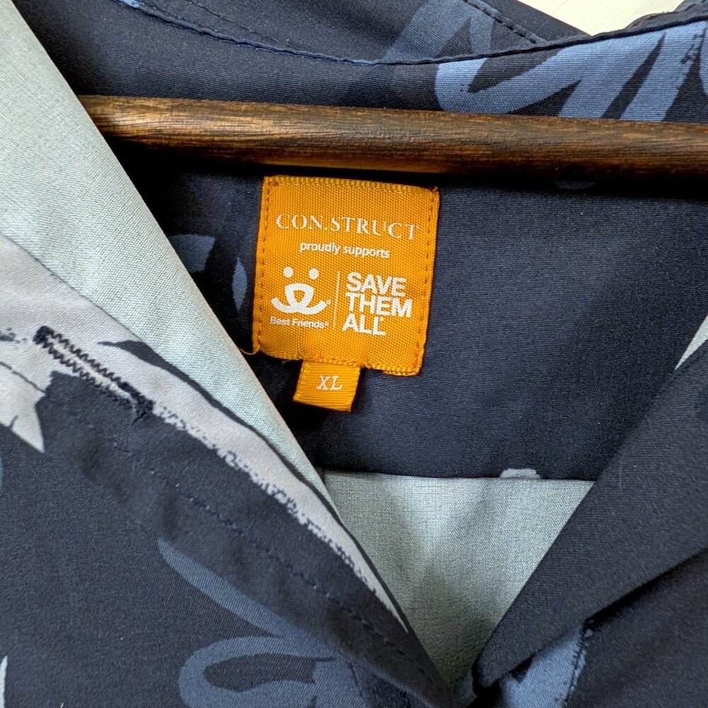 Like New CON.STRUCT Cat Floral Long Sleeve Everyday Shirt, size XL - Picture 5 of 12